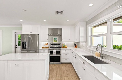 Palm Beach Shores House | 🌴 Palm Beach Shores Getaway: Walk to Beach & Pool