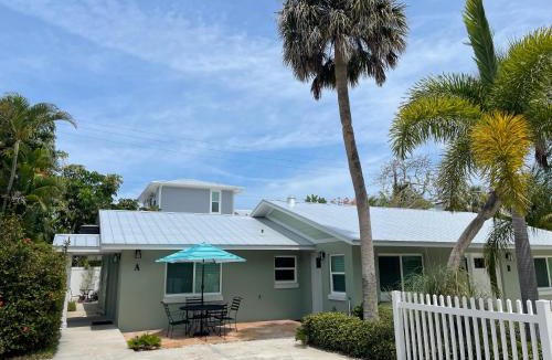 Holmes Beach Villa | Palm Haven Beach Side Villa