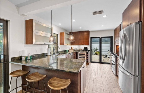 Indian Beach Sapphire Shores House | Palm Retreat near Ringling Museum!