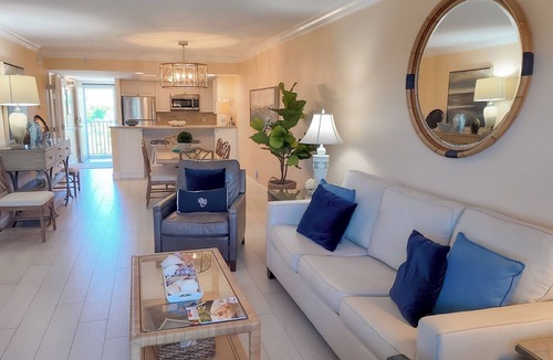 Sanibel Condo | Palm Trees and 80 Degrees