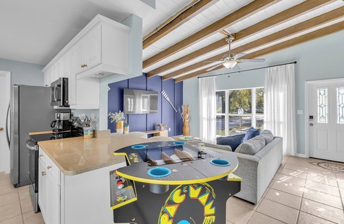 Fort Myers Shores House | Palmetto Boat House - Adorable 2-bedroom house with AC in Fort Myers