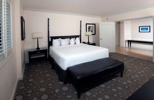 Central Beach Resort | Panoramic View Suite w/ Free WiFi, Kitchenette, & Furnished Private Balcony