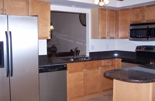 Sarasota Villa | Paradise found! Heated Pool, Tennis Courts, Jacuzzi, Close to Siesta Key Beach