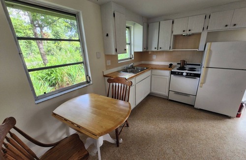 Englewood Apartment | Paradise in the heart of Old Englewood Village