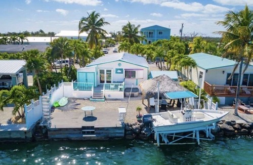 Little Torch Key House | Paradise in the Keys right on the open Water with Boat lift, kayaks & much more