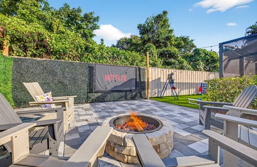 Largo House | Paradise Oasis Heated Pool+Hot Tub+Games & Arcade