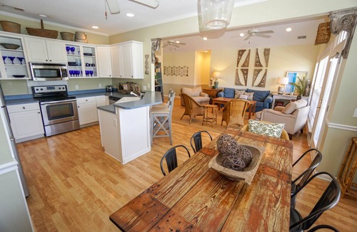 Oceanmarsh Subdivision House | Paradise on Nautical Watch *Pool Just Steps Away*