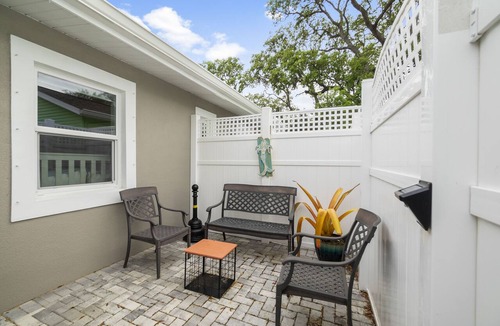 Tropic Apartment | Paradise Palms 102 with private patio