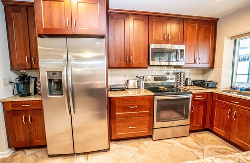 Apollo Beach House | Paradise Waterfront Resort Pool, Spa, Dock, Kayaks, Pets, Ext. stay&May discount