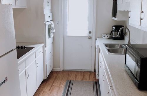 Alta Vista House | Parrot Paradise Sarasota +Low cleaning fee+ near Beach, Pinecraft, Airport.