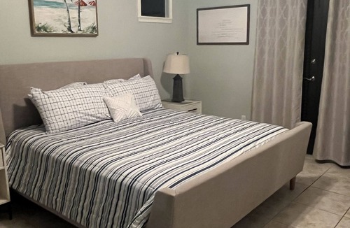 Biggar House | Paseo! Beautiful Casita, 3 bed and Den
