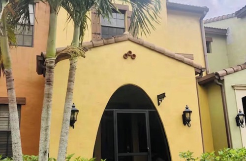 Biggar House | PASEO RESORT COMMUNITY-Lakefront Luxury 2 BR/2.5 Bath Townhouse, near amenities.