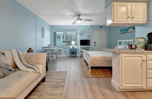 Pass-a-Grille Historic District Apartment | PASS-A-Grille Beach Condo