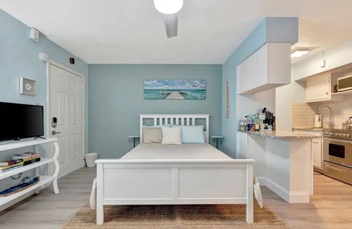 Pass-a-Grille Historic District Apartment | PASS-A-Grille Beach Condo