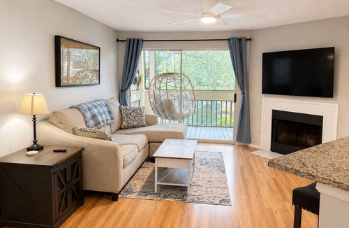 Gandy Condo | Peaceful 1-bedroom condo between DT St. Pete and DT Tampa