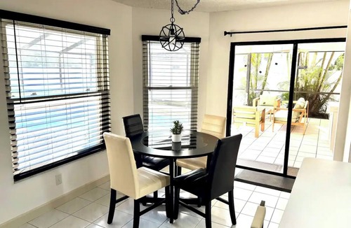 Carrollwood House | Peaceful 3 Bedroom Pool Home