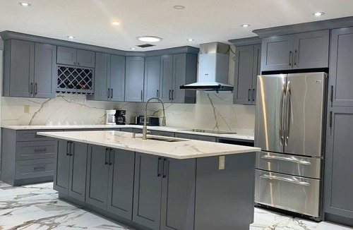 Brandon House | Peaceful and newly home with solar heated pool