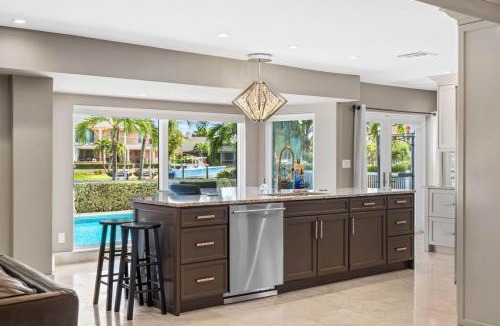 Tierra Verde House | Peaceful Haven Waterfront Home