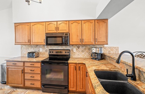 Naples House | Peaceful Lakeview 3BR. Heated Pool Retreat.