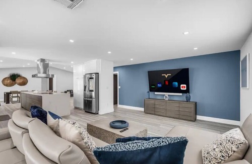 University Park House | Peaceful Miami Villa/Heated Pool