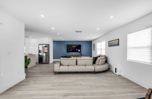 University Park House | Peaceful Miami Villa/Heated Pool