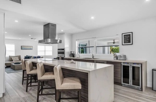 University Park House | Peaceful Miami Villa/Heated Pool