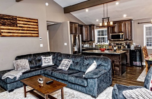 Long Pond House | Peaceful Pocono Home Hot Tub minutes away from Kalahari, Camelback, Mt Airy