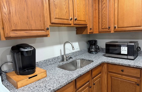 Lawnton Apartment | Peaceful Stay Updated 3BR Condo