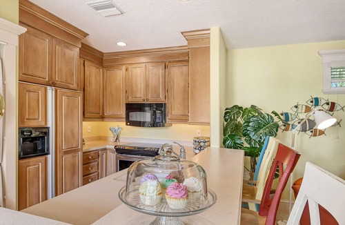 Siesta Key House | Peacock Villa | Semi Private Pool, Steps to Siesta Beach, Cabana Room