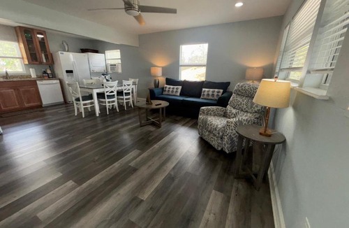 Bonita Springs Apartment | Pelican Fresh Entire Unit Kit Washer Dryer Upstairs 3Mi to Beach