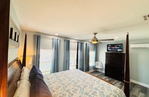 Bonita Springs Apartment | Pelican Fresh Entire Unit Kit Washer Dryer Upstairs 3Mi to Beach