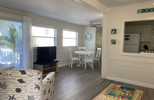 Ilexhurst Cottage | Pelican Perch: Tropical Paradise On The Beach Permit VRC17-000168