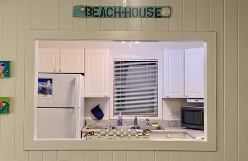 Ilexhurst Cottage | Pelican Perch: Tropical Paradise On The Beach Permit VRC17-000168