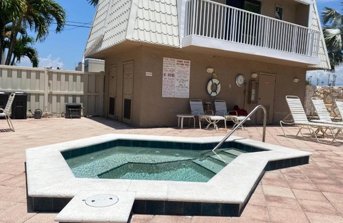 Fort Myers Beach House | Pelican Watch #603