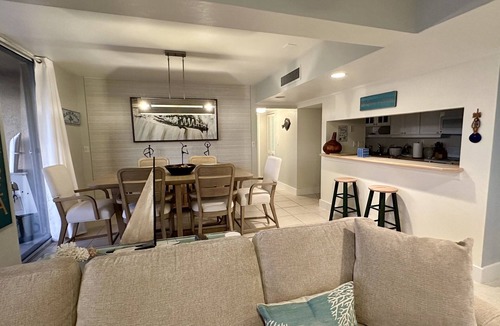 Islamorada Condo | Penthouse Condo with Rooftop Deck & Panoramic Sunset Bay Views – Islamorada