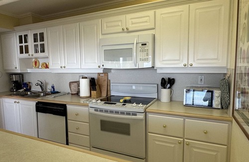 Islamorada Condo | Penthouse Condo with Rooftop Deck & Panoramic Sunset Bay Views – Islamorada