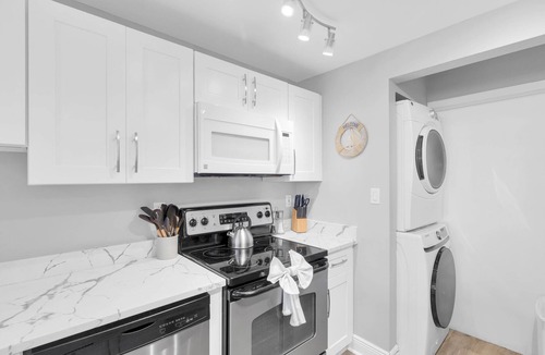 Meadows Condo | Penthouse Waterfront Dock Pool Condo Near Duval St