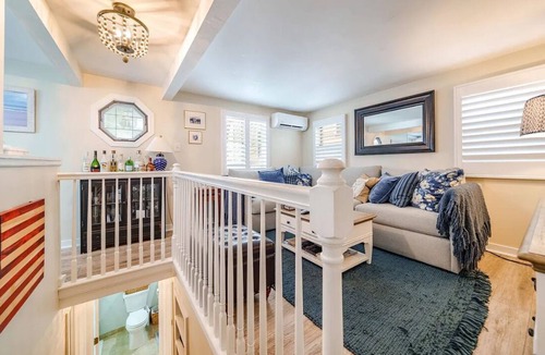 Gold Coast Condo | Perfect beach get away! 2-bedroom condo 1.5 blocks from the beach!