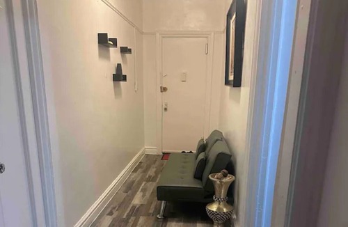 Norwood Apartment | perfect cozy apartment close to convinience store adn the D train . hospital