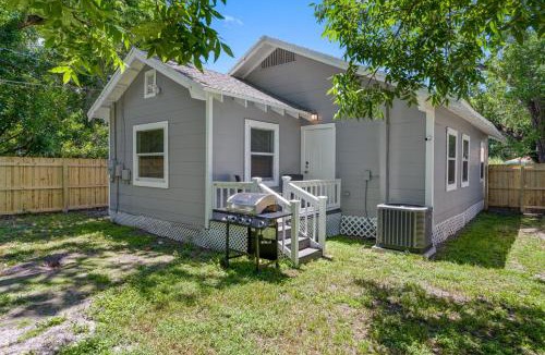United Central House | Perfect & Cozy Home in A Location