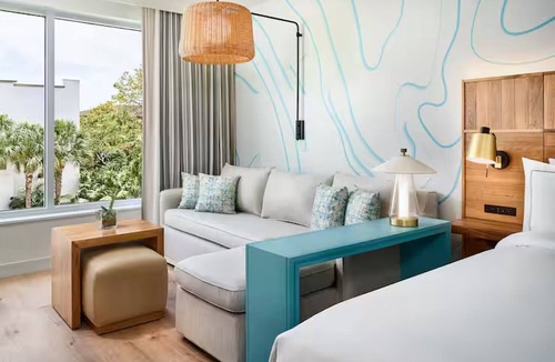 Marathon Hotel | Perfect for Beachside Relaxation! Outdoor Pool, Pets Allowed, Near Pigeon Key!