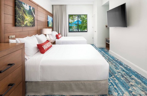 Park Shore Hotel | Perfect for Family Beach Stay! Spacious Suite w/Free Breakfast