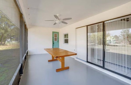 Englewood House | Perfect get away 3 mins away from the beach