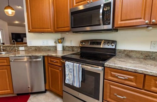 Port Malabar House | Perfect Getaway ~ Full House 3 bedrooms 2 full baths