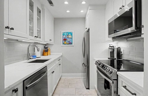 French Quarter House | Perfect location in historic French Quarter on the Peninsula - walk to it all!