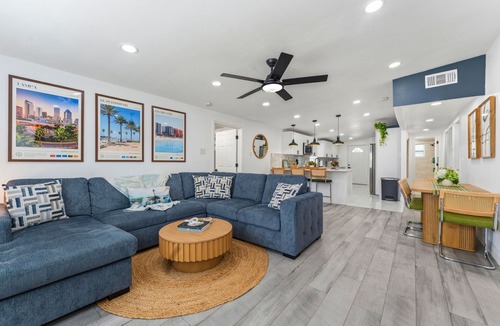 St. Petersburg - Clearwater House | Perfect location Pool Putting Green Large backyard & More!