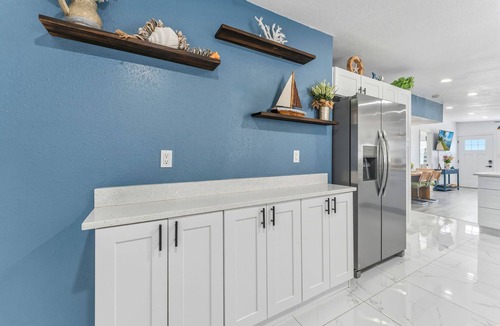St. Petersburg - Clearwater House | Perfect location Pool Putting Green Large backyard & More!