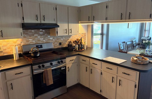 Highland House | Perfect Quiet getaway 2-bedroom canal front home