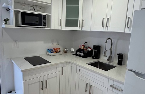 Greater Northdale Apartment | Perfect terrace to relax, have a coffee or enjoy the Florida weather.