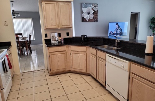 Chatham Park Villa | Pet friendly 3 Bed Villa with Private Pool